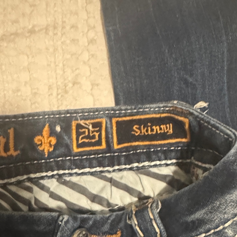 Rock Revival Women's “Boris” Distressed Skinny Jeans. 25. Like New!! - Picture 2 of 9
